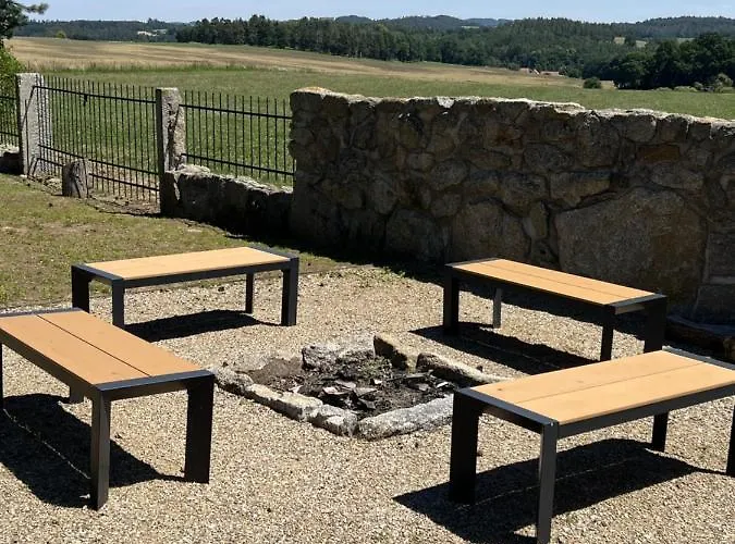 šťastná Samota Vrchotovy Janovice